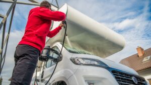  Cleaning the Exterior